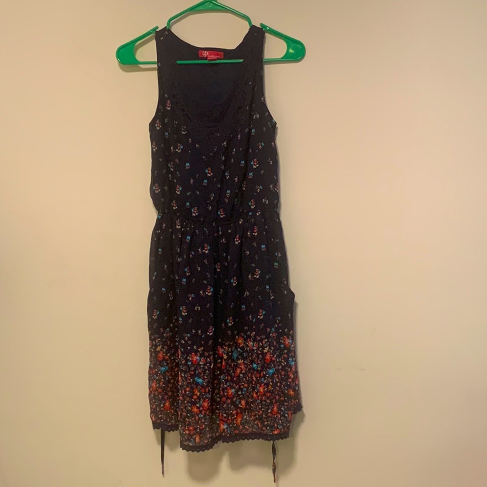 Blue girls dress.  Floral design with pockets